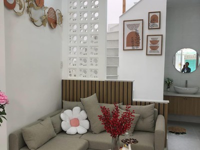 Shop cần nam nữ phụ bán hàng 359