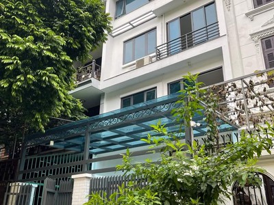 Shop cần nam nữ phụ bán hàng 55