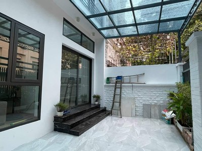 Shop cần nam nữ phụ bán hàng 56