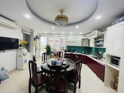 Shop cần nam nữ phụ bán hàng 30
