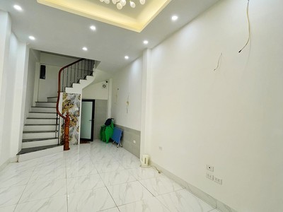 Shop cần nam nữ phụ bán hàng 278