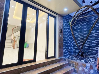 Shop cần nam nữ phụ bán hàng 288