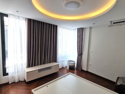 Shop cần nam nữ phụ bán hàng 211