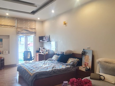 Shop cần nam nữ phụ bán hàng 147