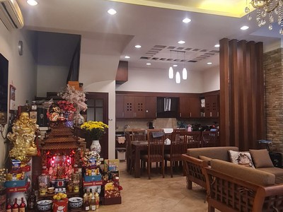 Shop cần nam nữ phụ bán hàng 144