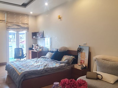 Shop cần nam nữ phụ bán hàng 67