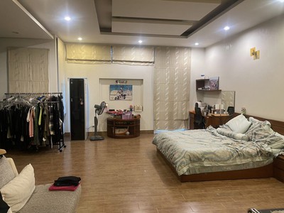 Shop cần nam nữ phụ bán hàng 70