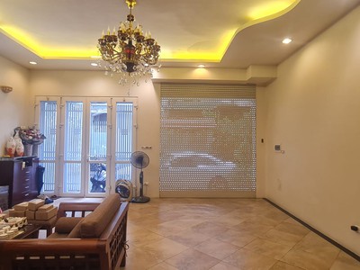 Shop cần nam nữ phụ bán hàng 157
