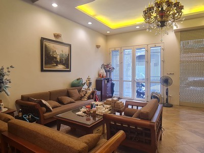 Shop cần nam nữ phụ bán hàng 78
