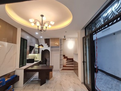 Shop cần nam nữ phụ bán hàng 377