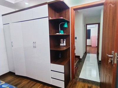 Shop cần nam nữ phụ bán hàng 302