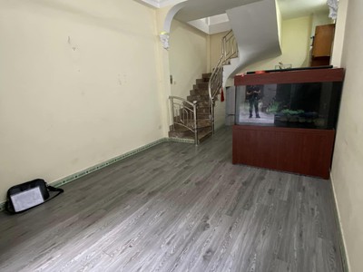 Shop cần nam nữ phụ bán hàng 365