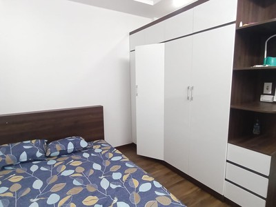 Shop cần nam nữ phụ bán hàng 240
