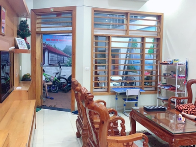 Shop cần nam nữ phụ bán hàng 390