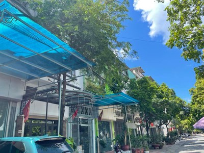 Shop cần nam nữ phụ bán hàng 252
