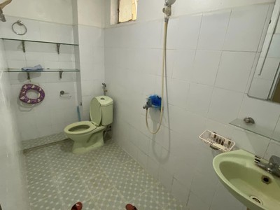 Shop cần nam nữ phụ bán hàng 368