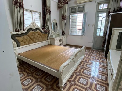 Shop cần nam nữ phụ bán hàng 367