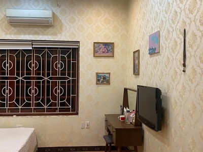 Shop cần nam nữ phụ bán hàng 230