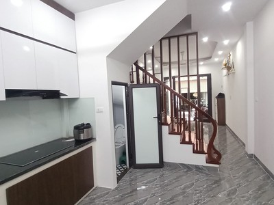 Shop cần nam nữ phụ bán hàng 341