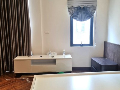 Shop cần nam nữ phụ bán hàng 246