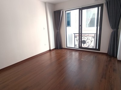 Shop cần nam nữ phụ bán hàng 313