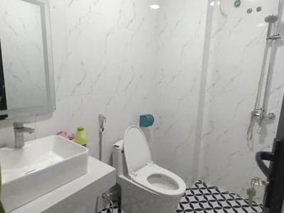 Shop cần nam nữ phụ bán hàng 337
