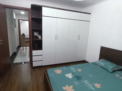 Shop cần nam nữ phụ bán hàng 310