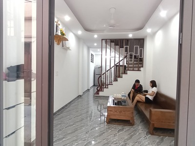 Shop cần nam nữ phụ bán hàng 378