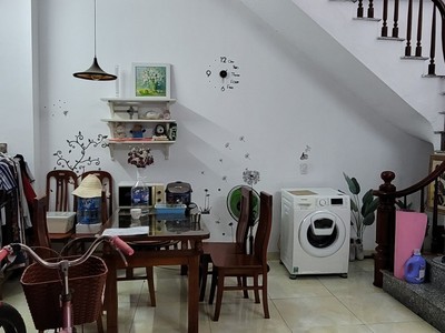 Shop cần nam nữ phụ bán hàng 400