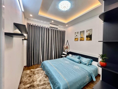 Shop cần nam nữ phụ bán hàng 10