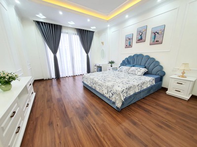 Shop cần nam nữ phụ bán hàng 20