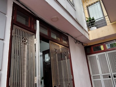 Shop cần nam nữ phụ bán hàng 397