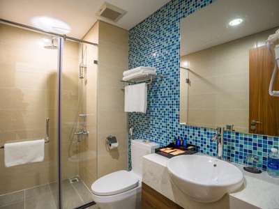 Shop cần nam nữ phụ bán hàng 216