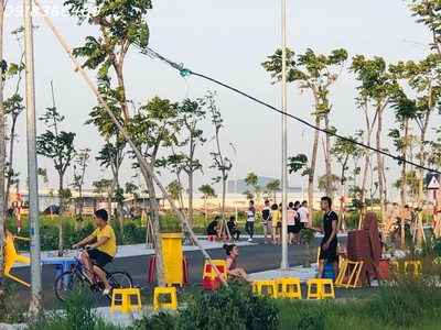 Shop cần nam nữ phụ bán hàng 12