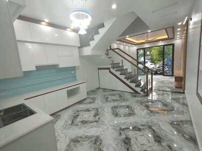 Shop cần nam nữ phụ bán hàng 208