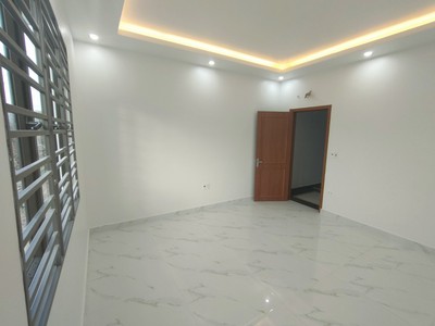 Shop cần nam nữ phụ bán hàng 209