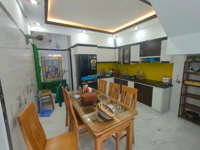 Shop cần nam nữ phụ bán hàng 187