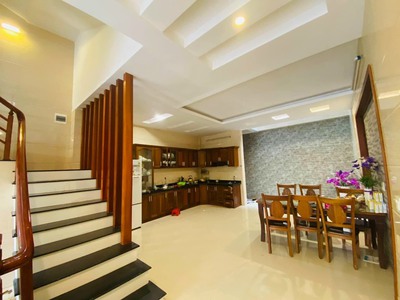 Bán nhà 3 tầng 81m2 ngõ đường hà huy tập, tp vinh 4