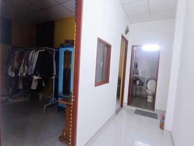 Shop cần nam nữ phụ bán hàng 136