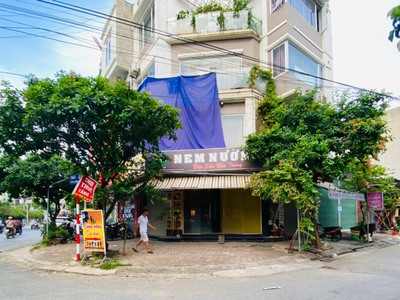 Shop cần nam nữ phụ bán hàng 402