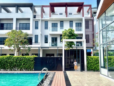 Nhà phố mặt tiền sông - DT 315m2 - Ân hạn gốc, hỗ trợ lãi suất 0 trong 24 tháng. Sổ hồng riêng 2