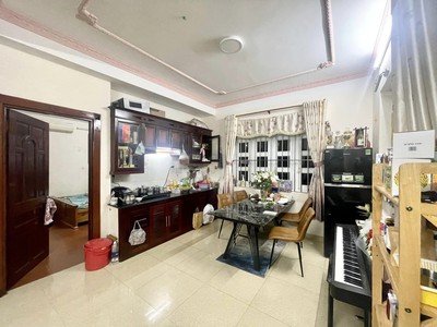Cần tiền kinh doanh bán gấp biệt thự 4 tầng khu vip quận 2. dt 350m2 đường 16m giá 17,5 tỷ. 4