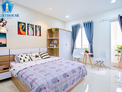 Trống Căn Hộ Ban Công Siêu Rộng gần Phan Xích Long, giáp Q1 1