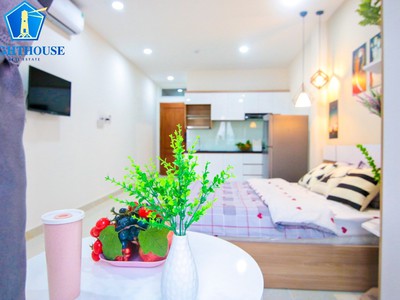 Trống Căn Hộ Ban Công Siêu Rộng gần Phan Xích Long, giáp Q1 3