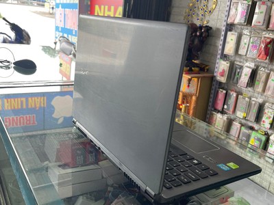 Bán Laptop Acer V5-472G Ram 4GB Ổ Cứng 500GB      Giá : 2tr5 3