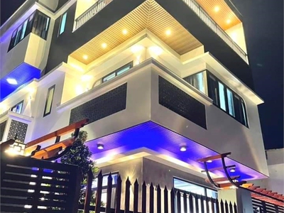 Biệt thự sân vườn hóc môn, 240m2, 3 tầng, mới 100, chỉ 10.5 tỷ 2