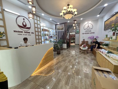 Thang máy vỉa hè hai ô tô tránh, ngõ thông rất gần sang roman, kinh doanh đẳng cấp, nhà đẹp nội 3