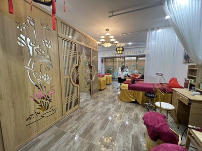 Thang máy vỉa hè hai ô tô tránh, ngõ thông rất gần sang roman, kinh doanh đẳng cấp, nhà đẹp nội 2