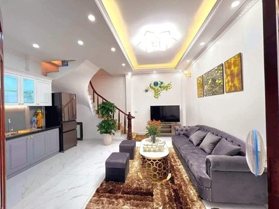 Bán gấp nhà 5t võ chí công- địa điểm đang hot   nhà đẹp   ở ngay 0