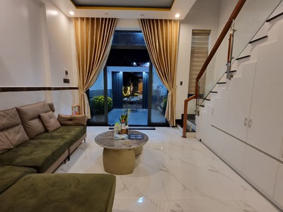 Bán gáp nhà mt đường 7m5 3 tầng mới xây thiết kế  đẹp. nằm bên cạnh sông cẩm lệ cực kỳ mát mẻ 2